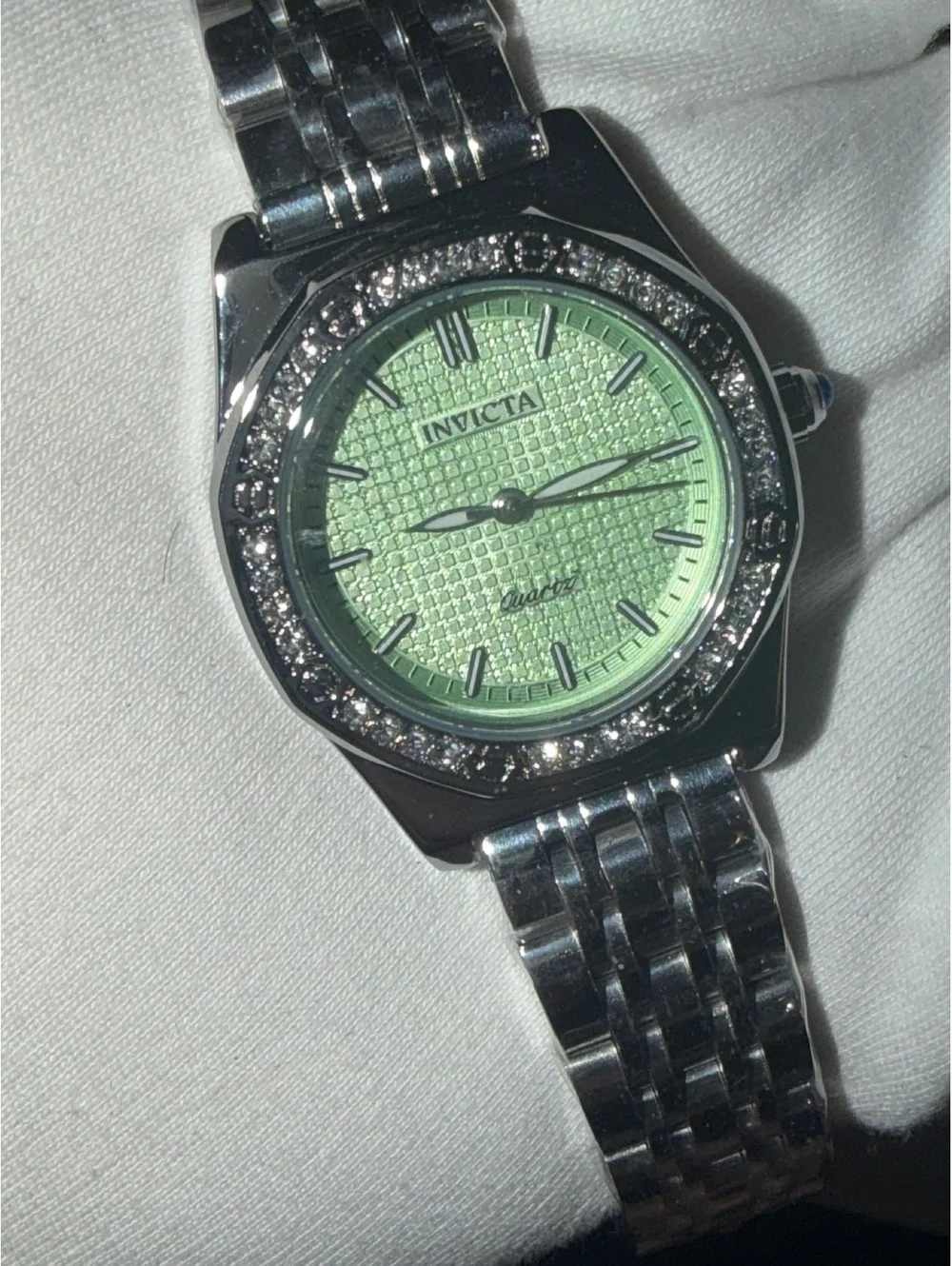 INVICTA WOMANS WILDFLOWER 33mm WATCH BEAUTIFUL FLAME FUSION CRYSTALS $199.00